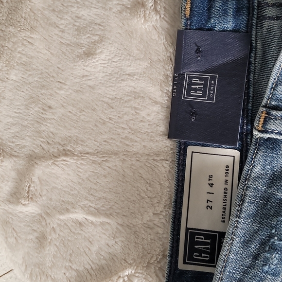 Bermuda shorts - Picture 3 of 5